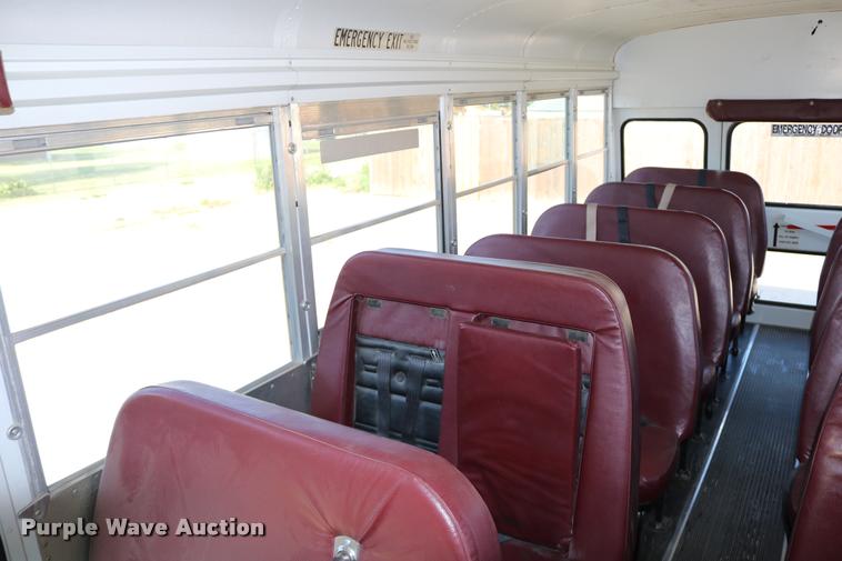 image for item DB9319 2002 Chevrolet Express G3500 school bus