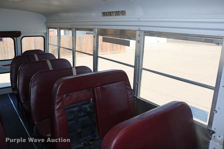 image for item DB9319 2002 Chevrolet Express G3500 school bus