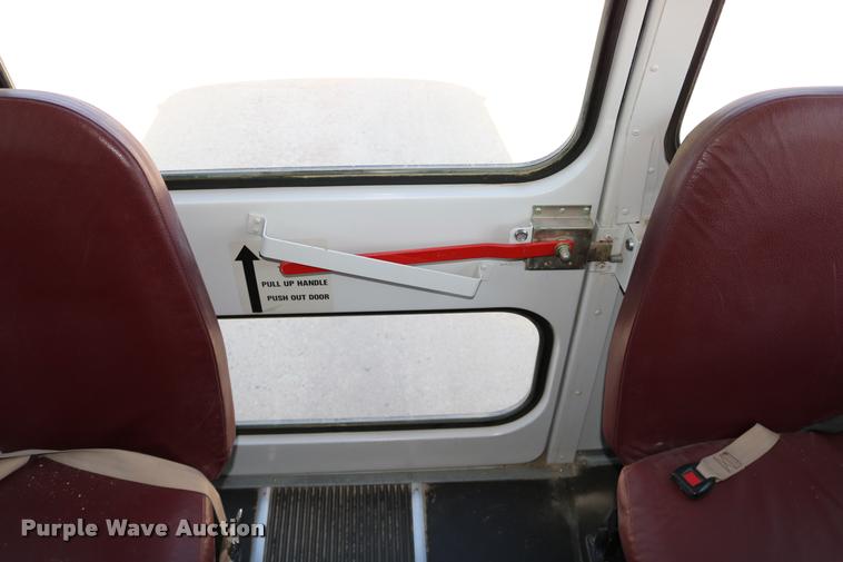 image for item DB9319 2002 Chevrolet Express G3500 school bus