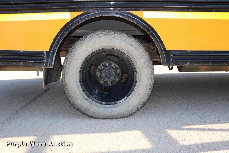 image for item DB9319 2002 Chevrolet Express G3500 school bus