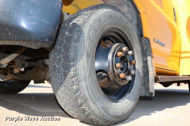 image for item DB9319 2002 Chevrolet Express G3500 school bus