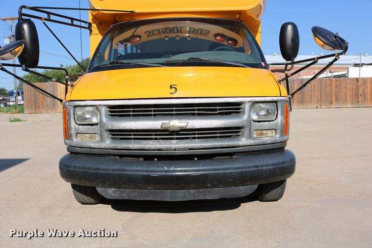 image for item DB9319 2002 Chevrolet Express G3500 school bus