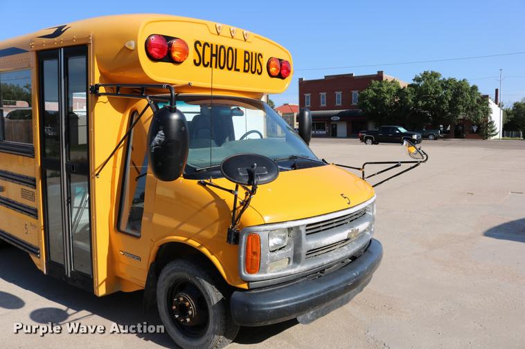 image for item DB9319 2002 Chevrolet Express G3500 school bus