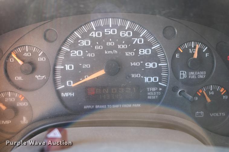 image for item DB9319 2002 Chevrolet Express G3500 school bus