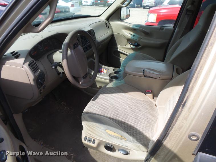 image for item DC3941 2000 Ford Expedition XLT SUV