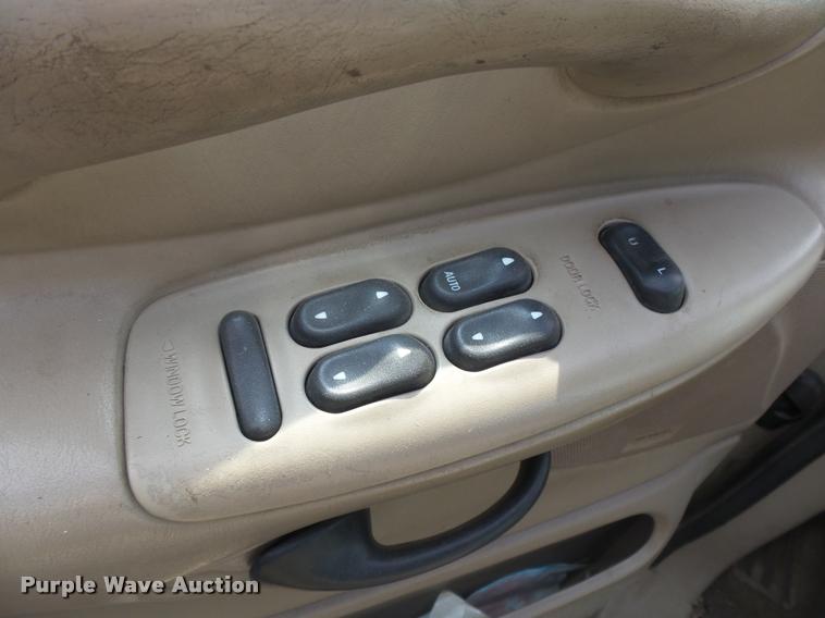 image for item DC3941 2000 Ford Expedition XLT SUV