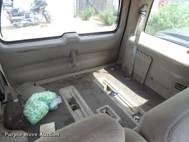 image for item DC3941 2000 Ford Expedition XLT SUV