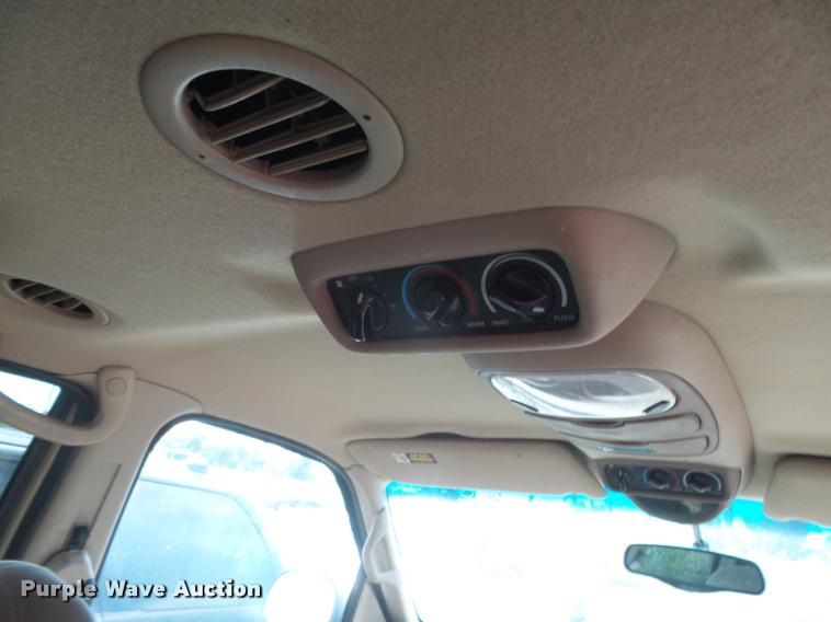 image for item DC3941 2000 Ford Expedition XLT SUV