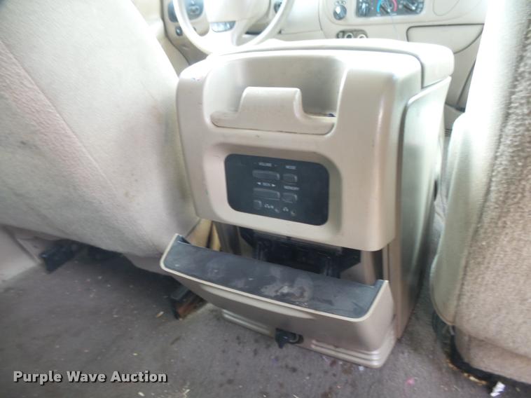 image for item DC3941 2000 Ford Expedition XLT SUV