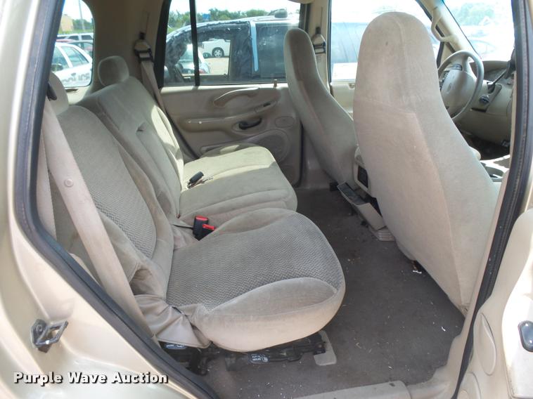 image for item DC3941 2000 Ford Expedition XLT SUV
