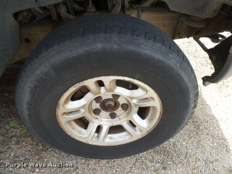 image for item DC3941 2000 Ford Expedition XLT SUV