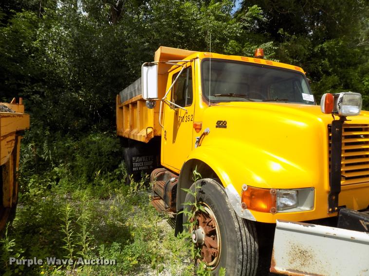 image for item DC4954 1999 International 4700 dump truck