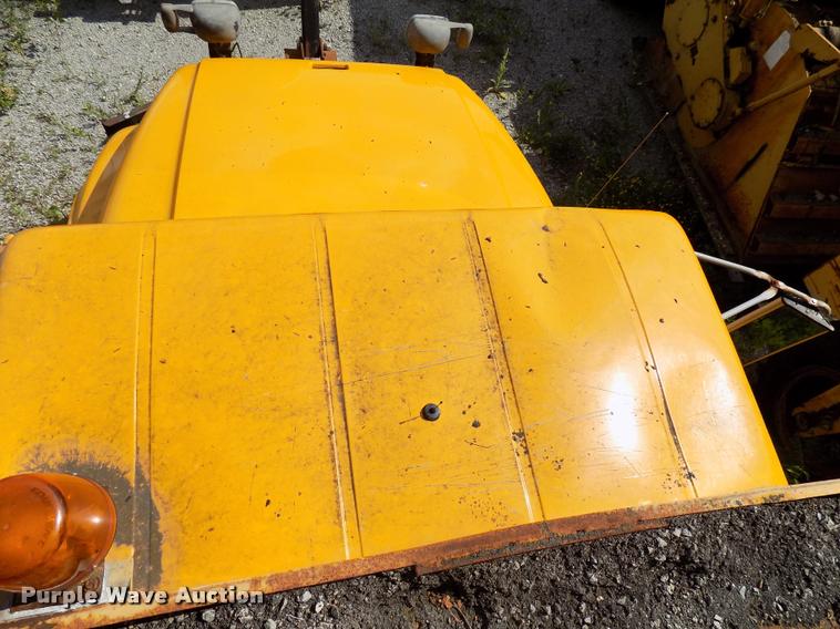 image for item DC4954 1999 International 4700 dump truck