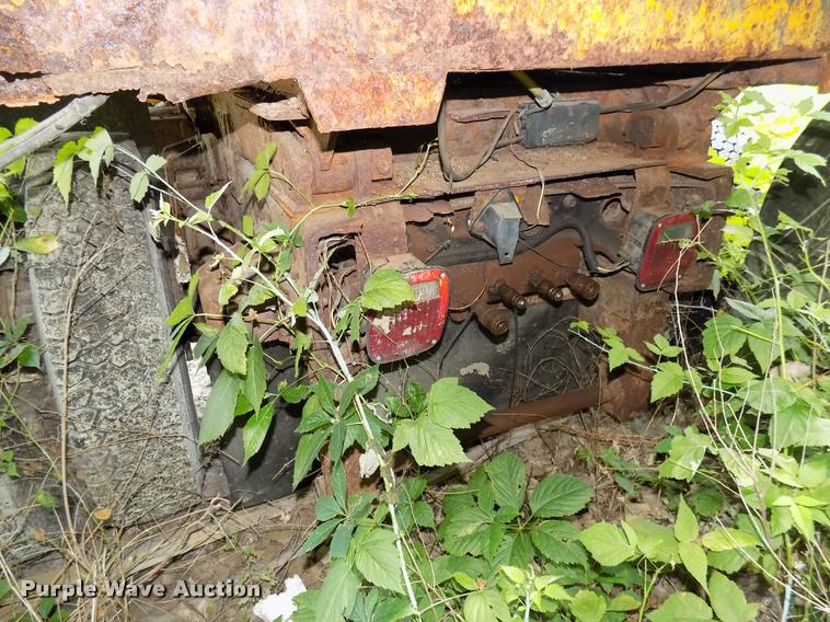 image for item DC4954 1999 International 4700 dump truck