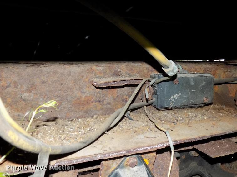 image for item DC4954 1999 International 4700 dump truck