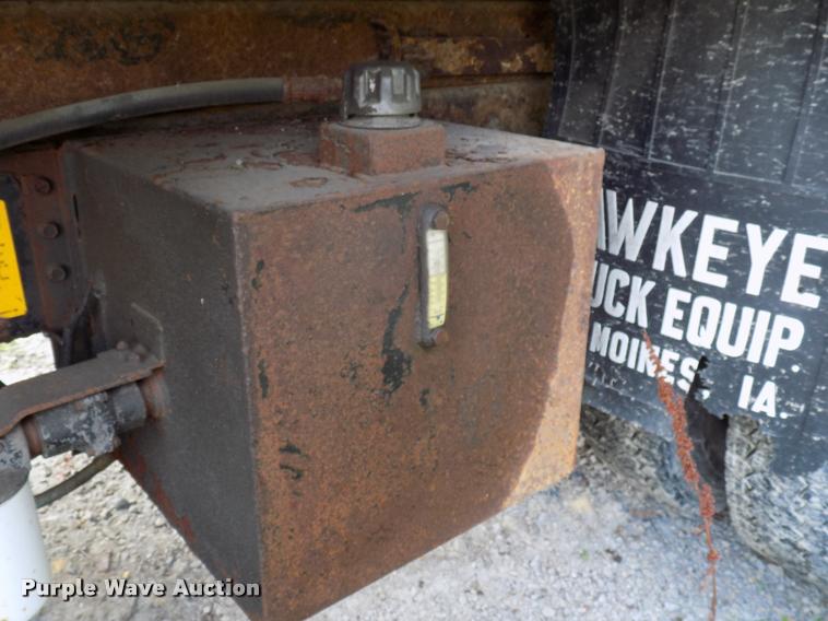 image for item DC4954 1999 International 4700 dump truck