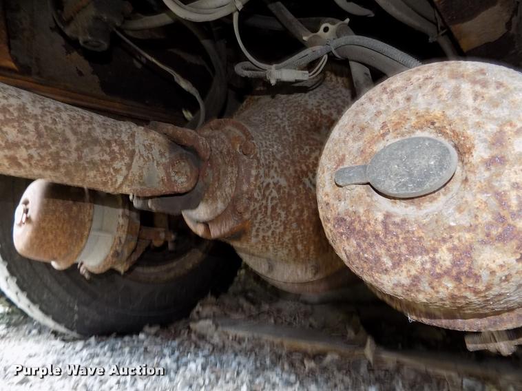 image for item DC4954 1999 International 4700 dump truck