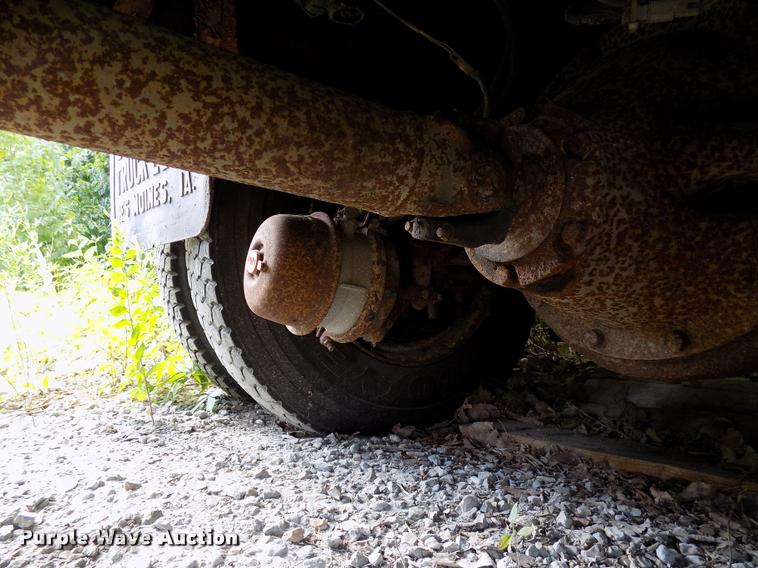 image for item DC4954 1999 International 4700 dump truck