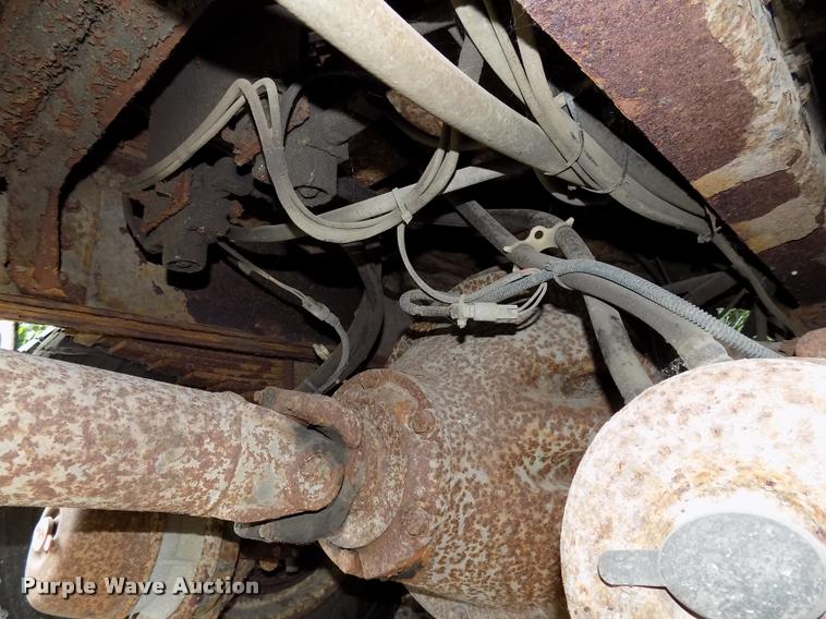 image for item DC4954 1999 International 4700 dump truck