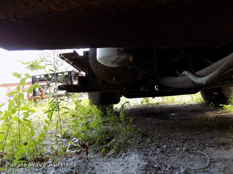 image for item DC4954 1999 International 4700 dump truck