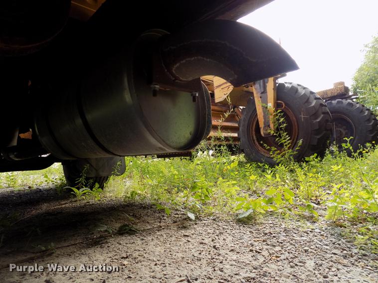 image for item DC4954 1999 International 4700 dump truck