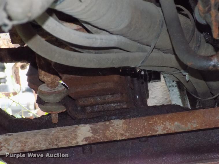 image for item DC4954 1999 International 4700 dump truck