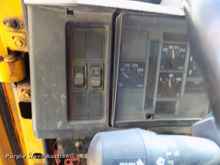 image for item DC4954 1999 International 4700 dump truck