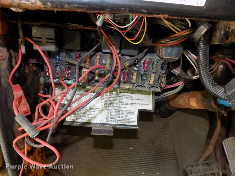 image for item DC4954 1999 International 4700 dump truck