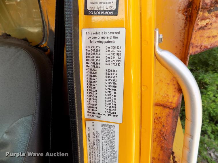 image for item DC4954 1999 International 4700 dump truck