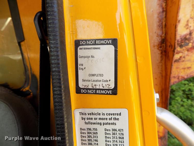 image for item DC4954 1999 International 4700 dump truck