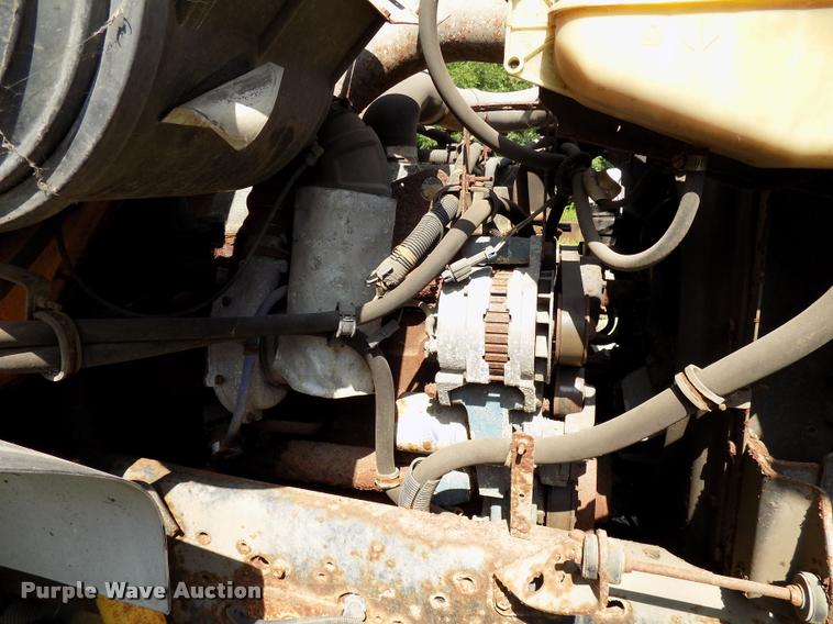 image for item DC4954 1999 International 4700 dump truck