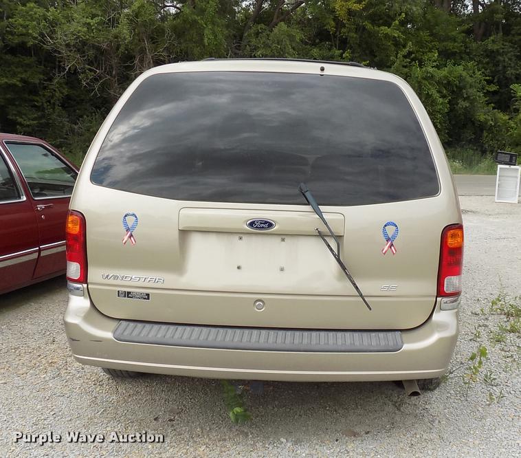 image for item DC4955 2001 Ford Windstar SE van