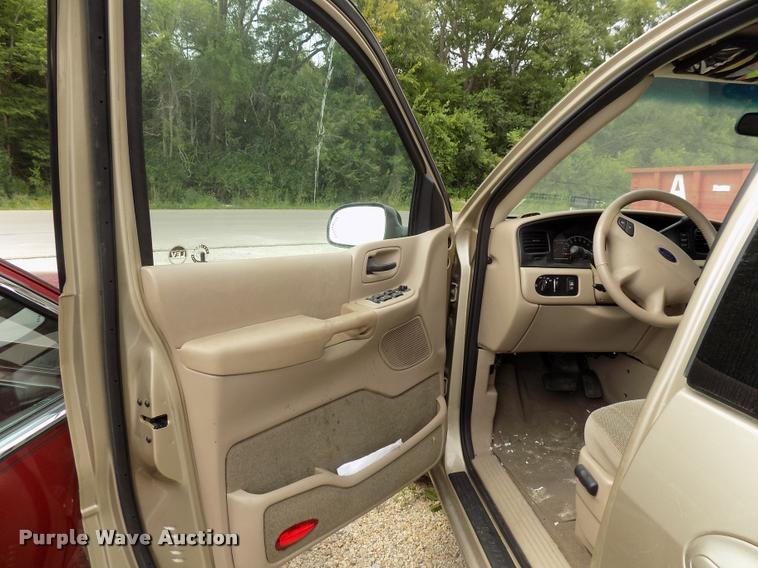 image for item DC4955 2001 Ford Windstar SE van