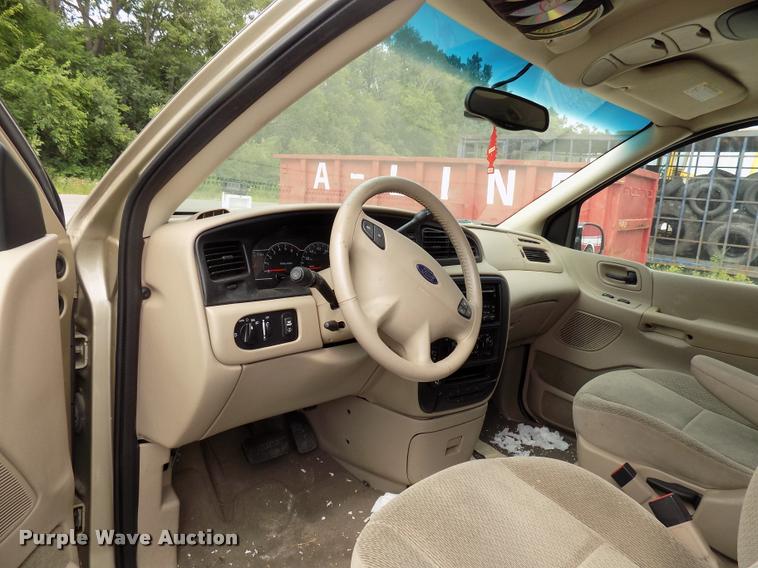 image for item DC4955 2001 Ford Windstar SE van
