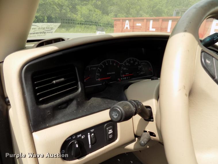 image for item DC4955 2001 Ford Windstar SE van