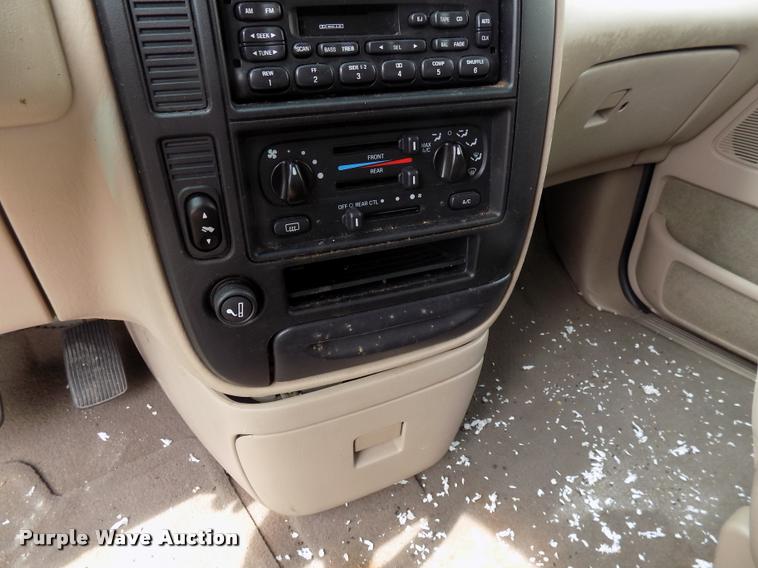 image for item DC4955 2001 Ford Windstar SE van