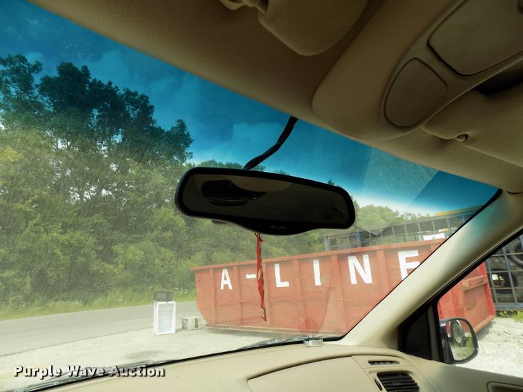 image for item DC4955 2001 Ford Windstar SE van