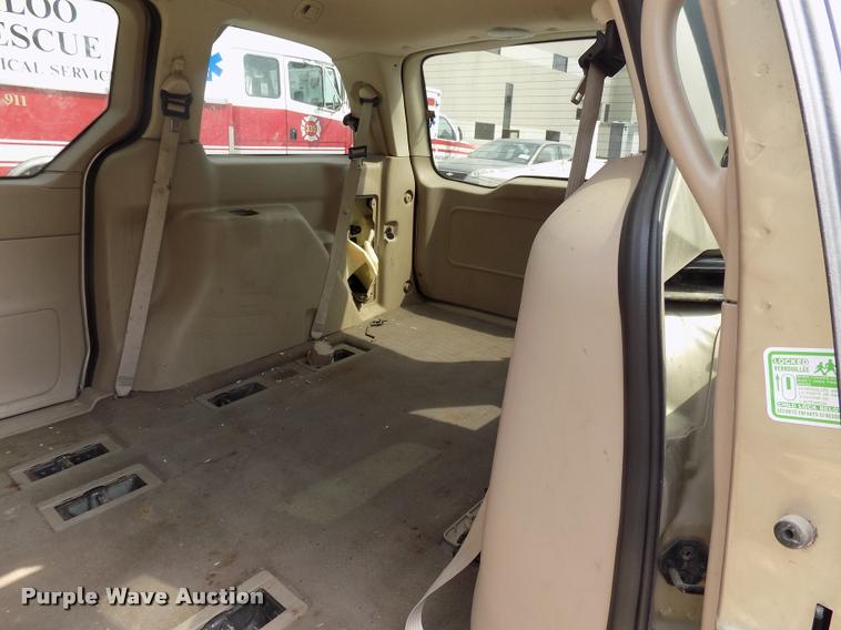 image for item DC4955 2001 Ford Windstar SE van