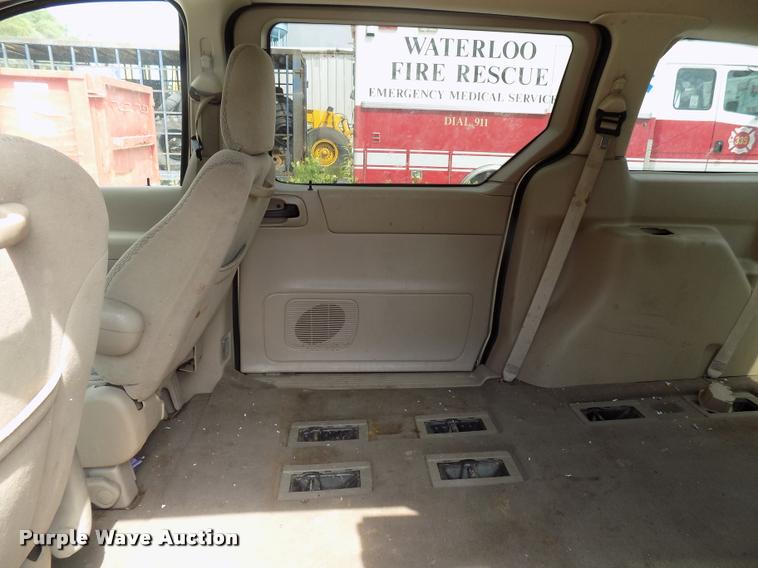 image for item DC4955 2001 Ford Windstar SE van