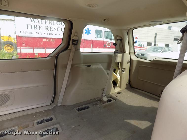 image for item DC4955 2001 Ford Windstar SE van