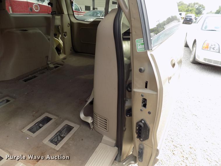 image for item DC4955 2001 Ford Windstar SE van