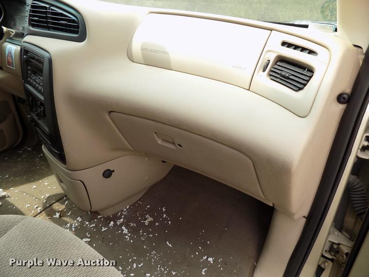 image for item DC4955 2001 Ford Windstar SE van