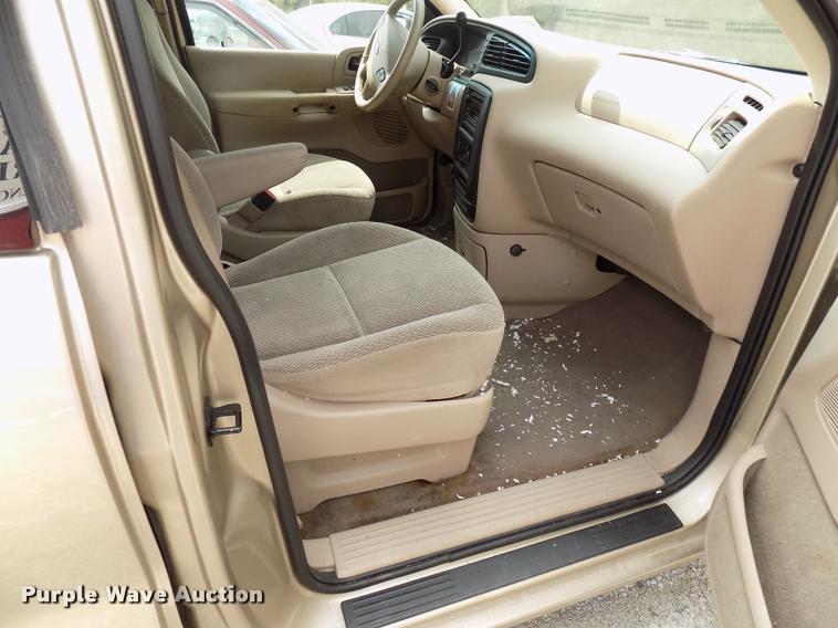 image for item DC4955 2001 Ford Windstar SE van
