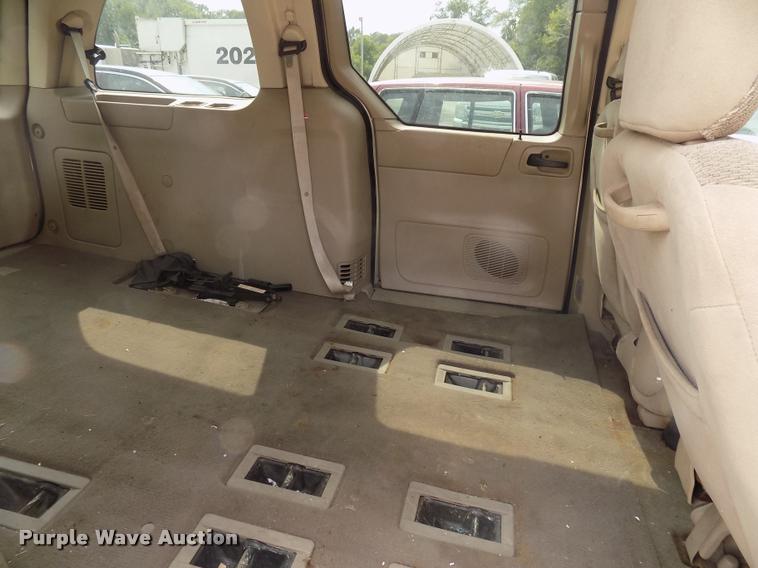 image for item DC4955 2001 Ford Windstar SE van