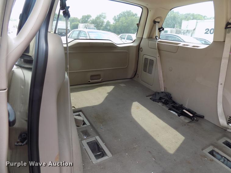 image for item DC4955 2001 Ford Windstar SE van