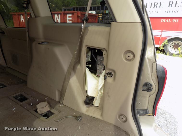 image for item DC4955 2001 Ford Windstar SE van