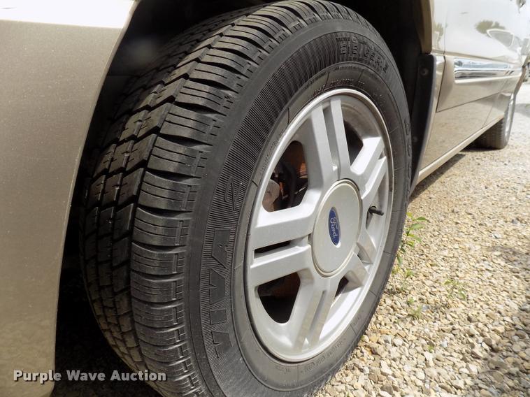 image for item DC4955 2001 Ford Windstar SE van