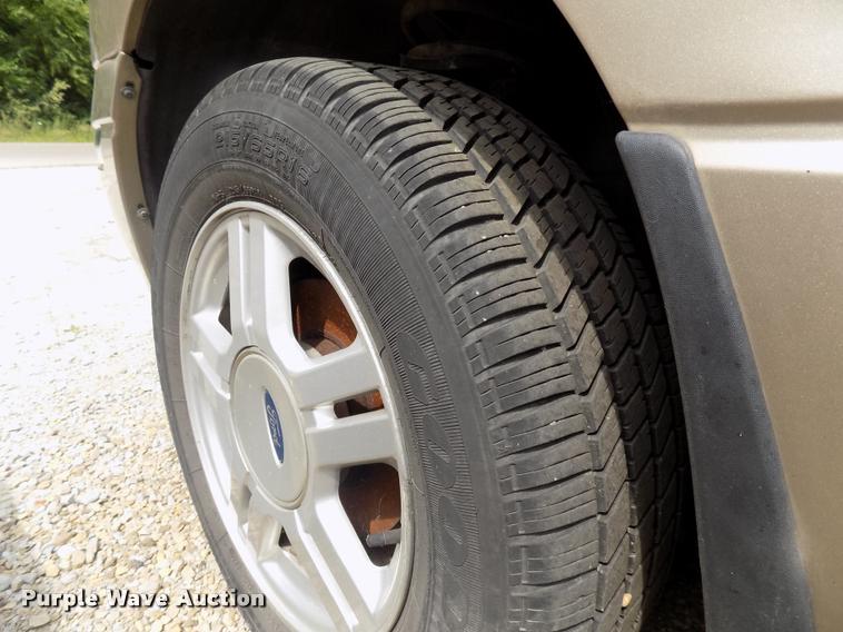 image for item DC4955 2001 Ford Windstar SE van