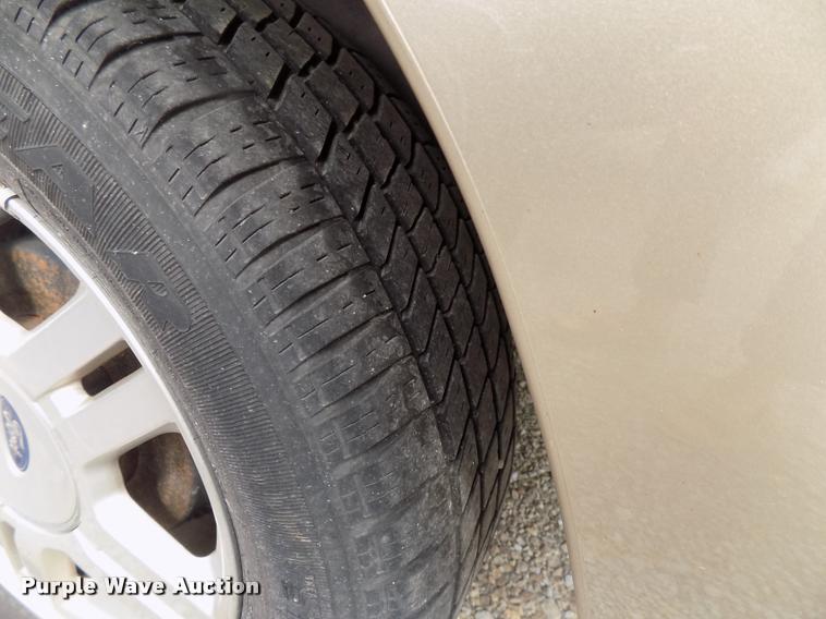 image for item DC4955 2001 Ford Windstar SE van