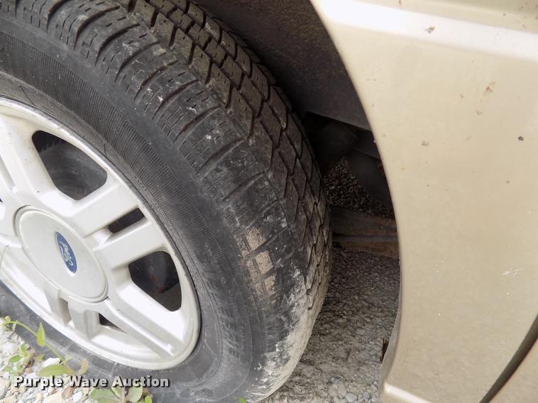 image for item DC4955 2001 Ford Windstar SE van